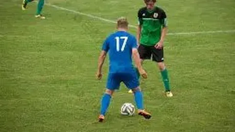 明星糗事大揭秘：偶像明星内涵探析与塌房原因剖析